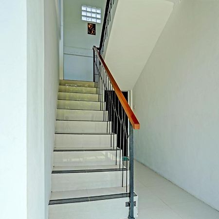 Oyo 91123 Madhava 108 Otel Ungasan Dış mekan fotoğraf