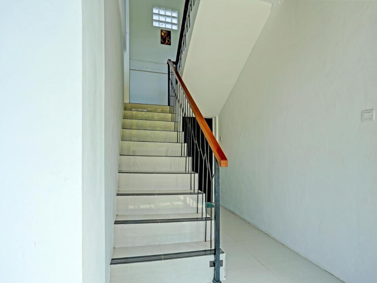Oyo 91123 Madhava 108 Otel Ungasan Dış mekan fotoğraf